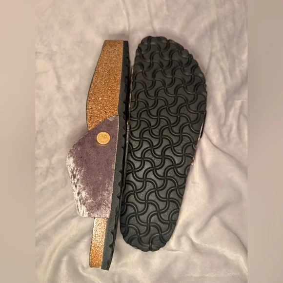 Birkenstock New w/o Box Madrid Big Buckle Rivet Logo Taupe Grey Velvet Exquisite - Picture 8 of 10